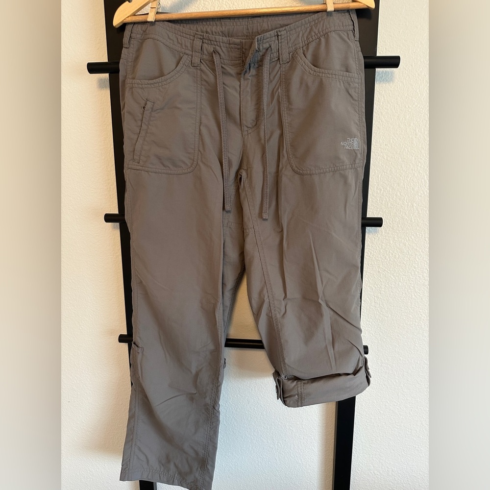 North Face adjustable hiking pant. Like new condition but missing button. - Picture 3 of 10